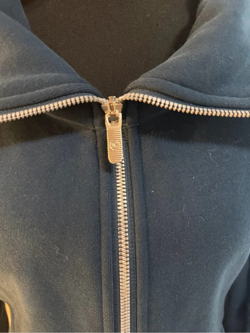 Lululemon Women’s Navy Zip-Up Jacket - Classic Black Lightweight Layer